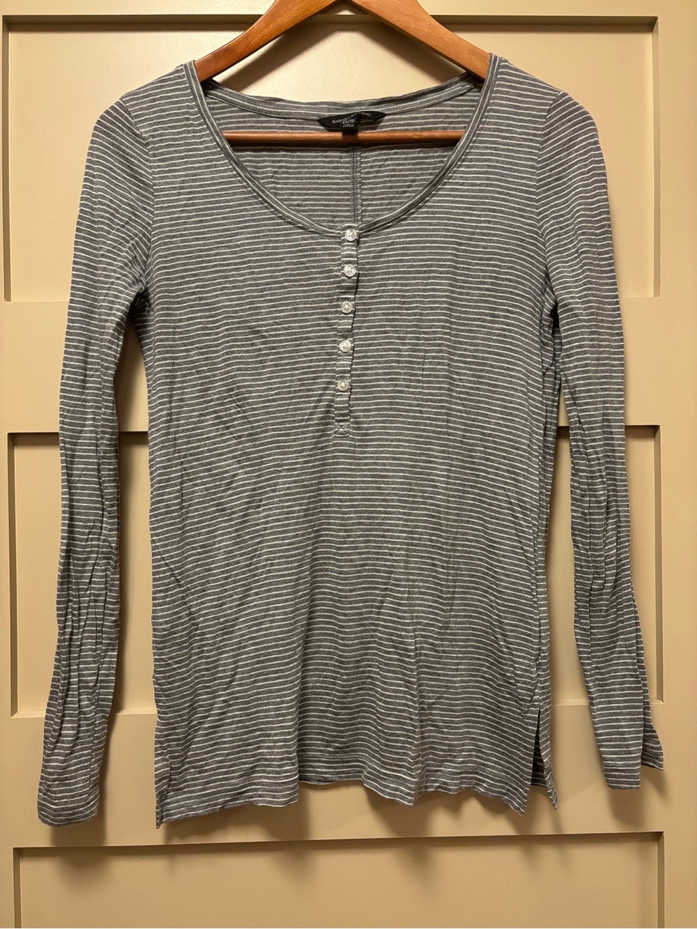 BANANA REPUBLIC Stripe Henley Soft Modal Lightweight Long Sleeve Tee Scoop Split